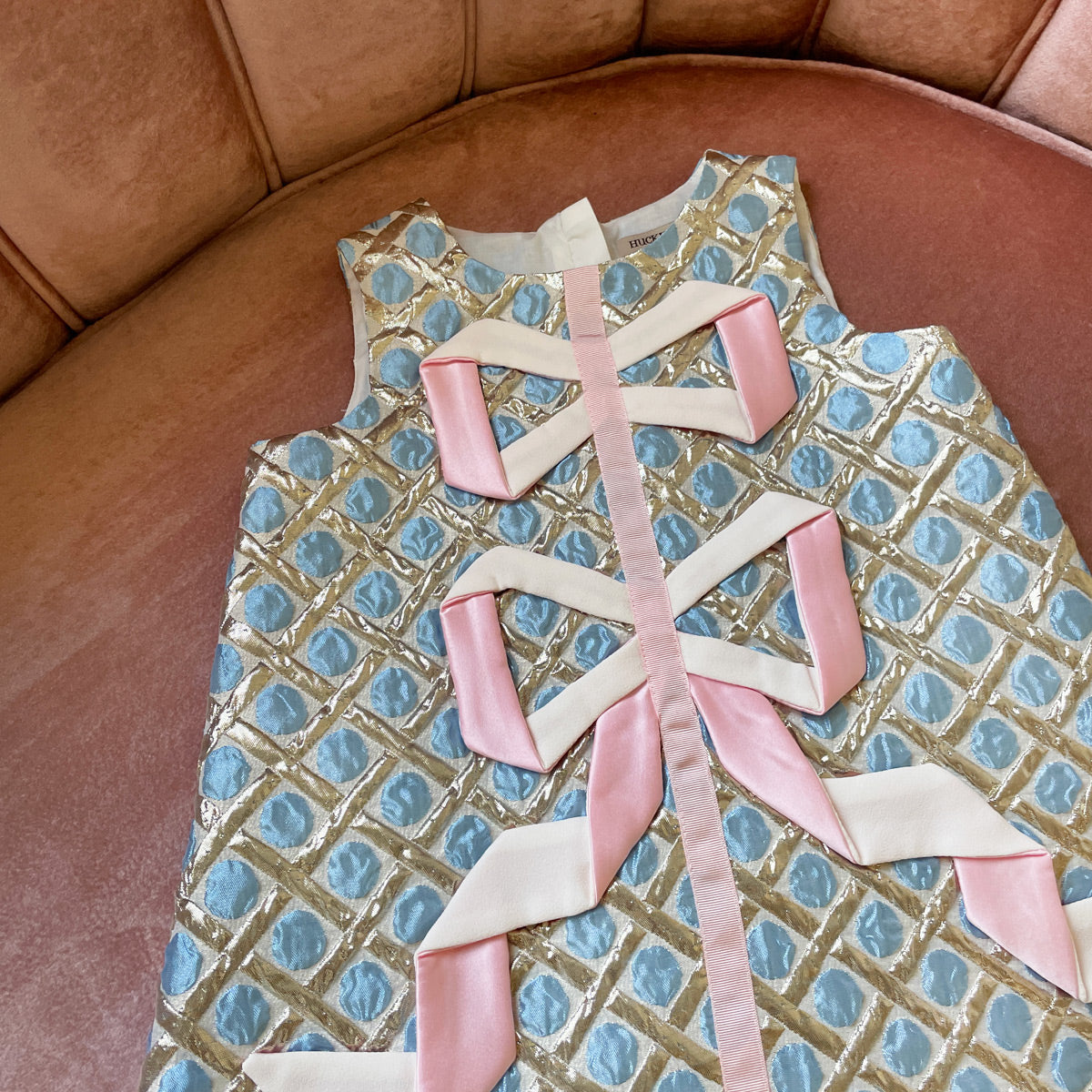 Signature Bows from Hucklebones